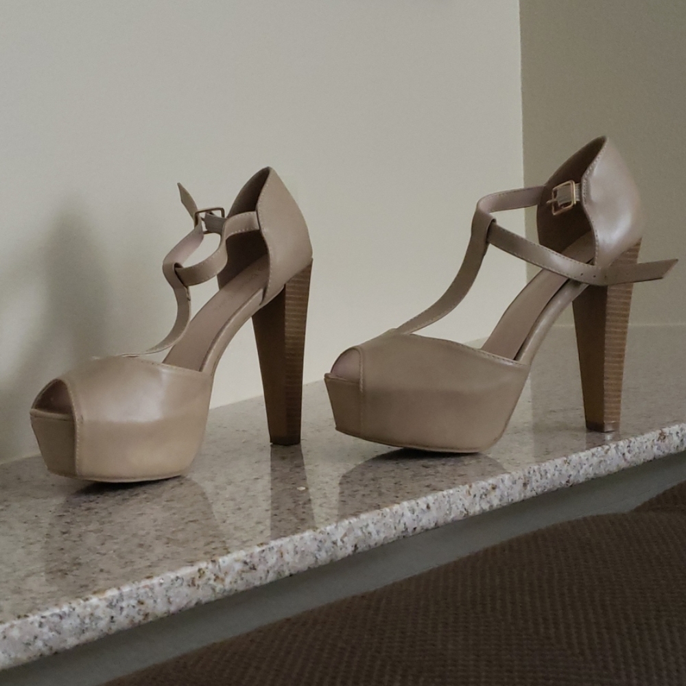 Irresistible 6 inch open toe platform chunky heels
